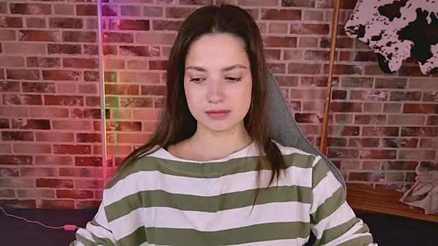 Snapshot of KiraVair chatting on 03-13-26, 12:12 KiraVair online show from 03-13-26, 12:12