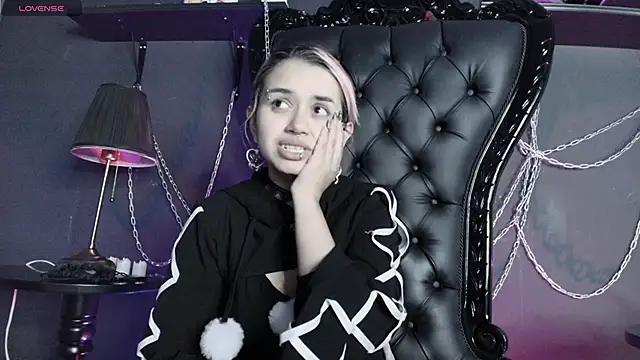 Navier   online show from 04-17-26, 03:09