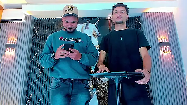 handsome boys22 online show from 10-23-25, 11:53