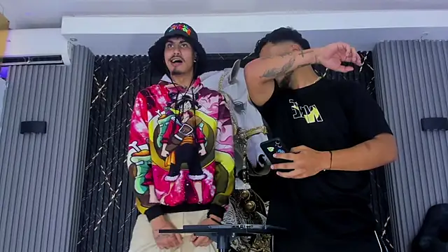 handsome boys22 online show from 12-15-25, 04:22