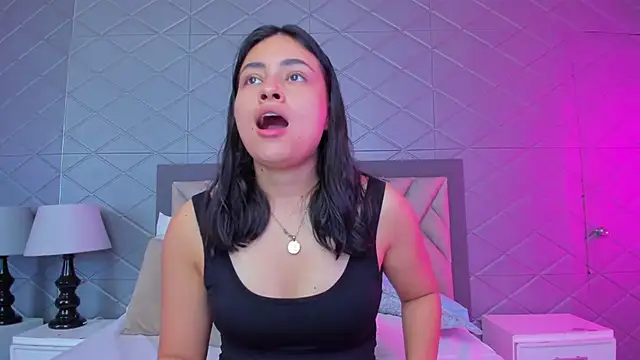 Snapshot of ViolettRouse chatting on 01-07-26, 03:36 ViolettRouse online show from 01-07-26, 03:36