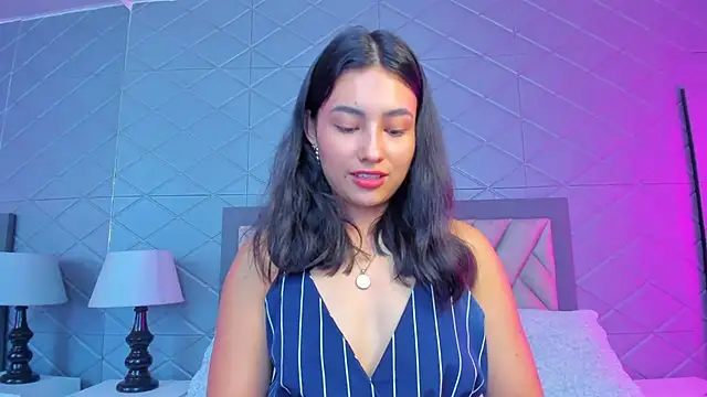 Snapshot of ViolettRouse chatting on 02-11-26, 03:39 ViolettRouse online show from 02-11-26, 03:39