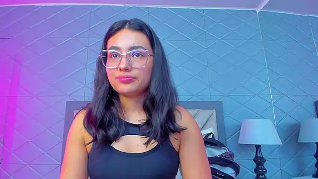 Snapshot of ViolettRouse chatting on 02-20-26, 05:02 ViolettRouse online show from 02-20-26, 05:02