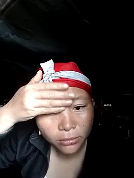 Snapshot of siro-zz chatting on 12-14-25, 02:06 siro-zz online show from 12-14-25, 02:06