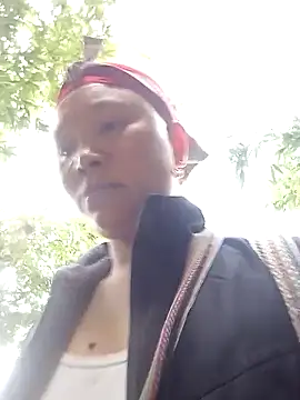 Snapshot of siro-zz chatting on 12-18-25, 01:22 siro-zz online show from 12-18-25, 01:22