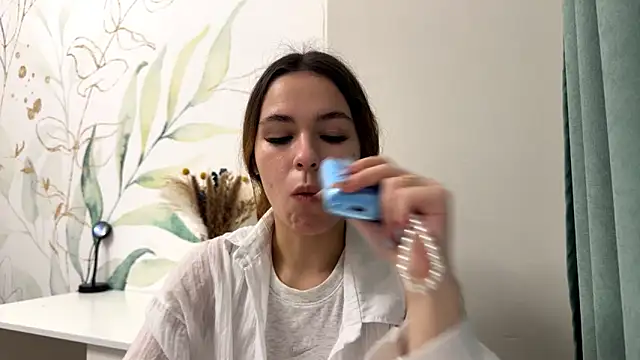 LunaAfrodita online show from 10-21-25, 05:35