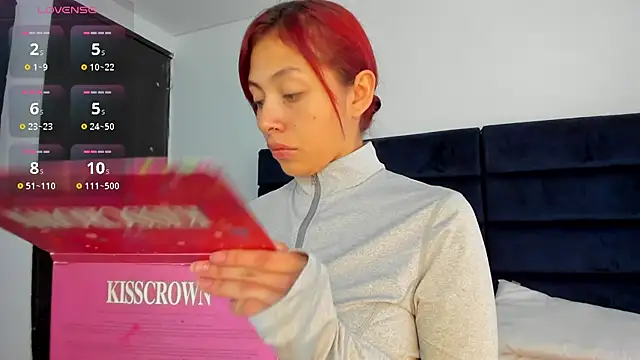 Snapshot of melanie_roux__ chatting on 12-02-25, 12:32 melanie roux online show from 12-02-25, 12:32