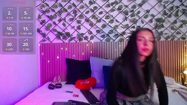 Lunaa 07 online show from 05-28-26, 05:16