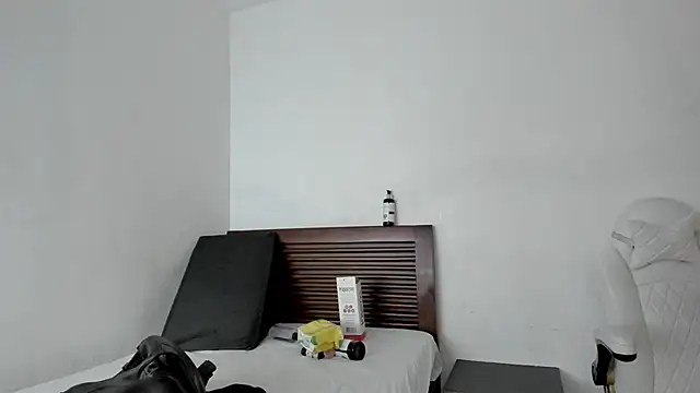 tifanymonroe online show from 11-03-25, 11:22