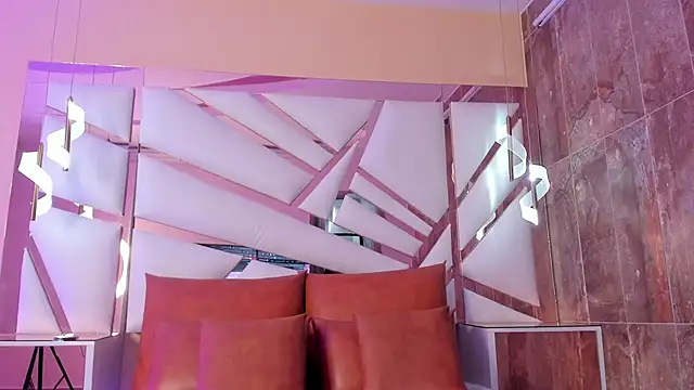 Catalina-Thompson online show from 04-08-26, 11:54