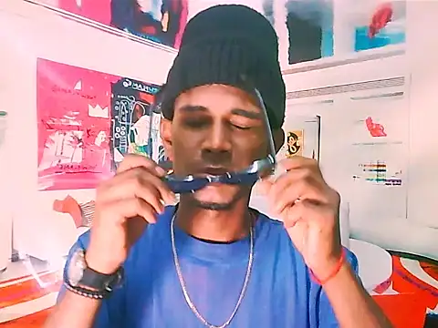 IndianThuggin online show from 10-31-25, 04:02