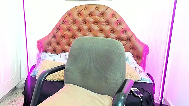 Snapshot of tyrone_william chatting on 03-13-26, 06:36 tyrone william online show from 03-13-26, 06:36