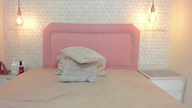 TAYLORMEYER1 online show from 04-15-26, 03:35