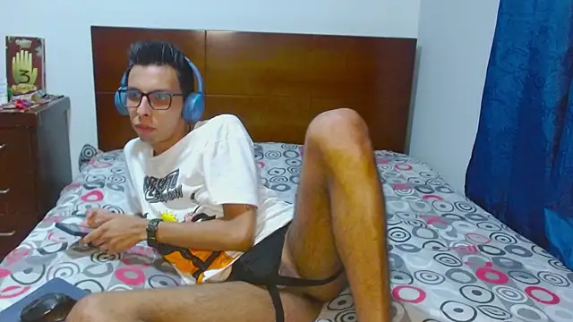 DavTwink3100 online show from 12-16-25, 02:27