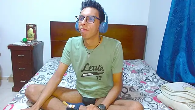 DavTwink3100 online show from 12-19-25, 01:56