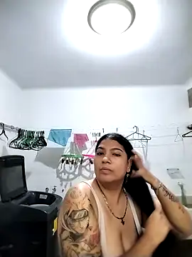 Ninelcita online show from 10-23-25, 01:10