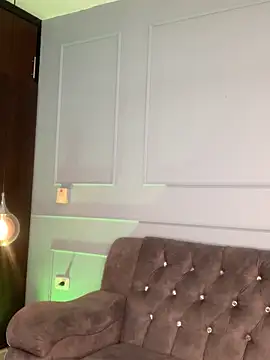 Orianabluee  online show from 11-02-25, 07:38