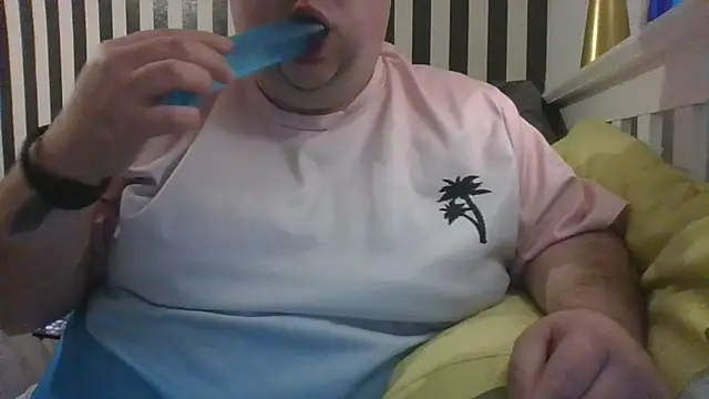 Snapshot of Tommybottoms chatting on 10-18-25, 12:57 Tommybottoms online show from 10-18-25, 12:57