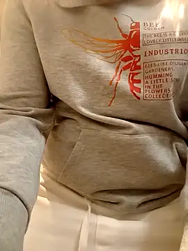 Belgianslut online show from 12-18-25, 05:57