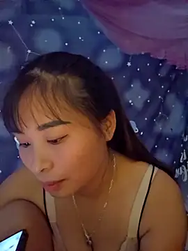 Snapshot of Squirrel-Pear chatting on 10-21-25, 11:38 Squirrel-Pear online show from 10-21-25, 11:38