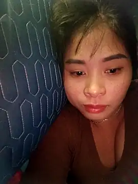 Snapshot of Squirrel-Pear chatting on 11-02-25, 09:17 Squirrel-Pear online show from 11-02-25, 09:17