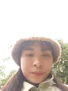 Snapshot of Squirrel-Pear chatting on 11-03-25, 10:16 Squirrel-Pear online show from 11-03-25, 10:16