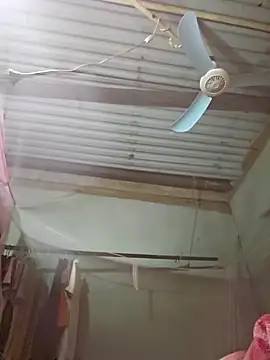 Snapshot of Squirrel-Pear chatting on 11-19-25, 02:39 Squirrel-Pear online show from 11-19-25, 02:39