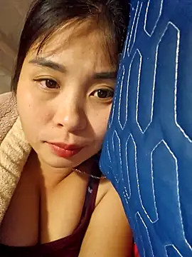 Snapshot of Squirrel-Pear chatting on 11-25-25, 01:55 Squirrel-Pear online show from 11-25-25, 01:55