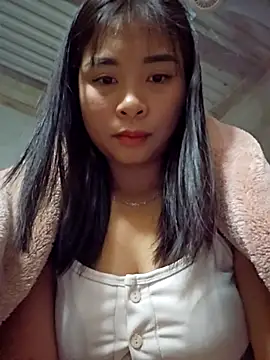 Snapshot of Squirrel-Pear chatting on 12-05-25, 12:30 Squirrel-Pear online show from 12-05-25, 12:30