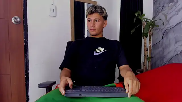 Alan-Smith1 online show from 11-11-25, 07:36