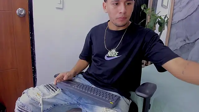 Alan-Smith1 online show from 11-15-25, 07:43