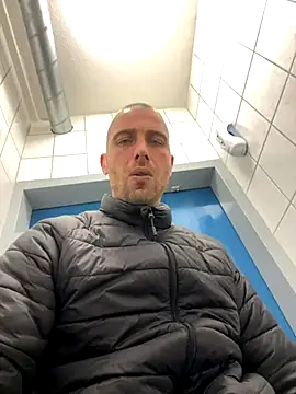 Rotteei1 online show from 11-11-25, 02:50