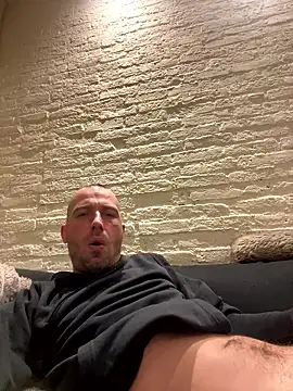 Rotteei1 online show from 01-11-26, 05:45