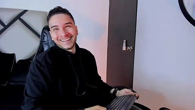 mike 257 online show from 10-25-25, 12:13