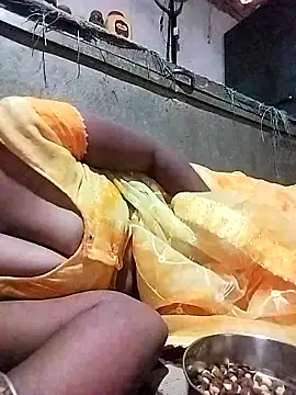 Hot cauple indian online show from 03-25-26, 10:43