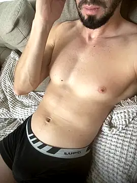 pascoalthalles97 online show from 12-01-25, 11:26