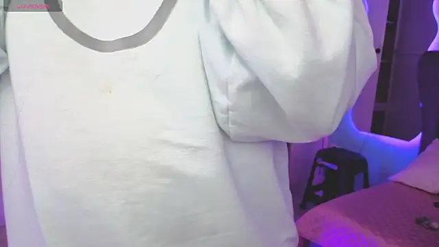 Aria Russo online show from 03-27-26, 02:50