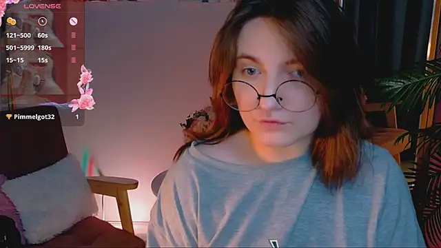 Snapshot of fairy_tara chatting on 05-27-26, 10:18 fairy tara online show from 05-27-26, 10:18