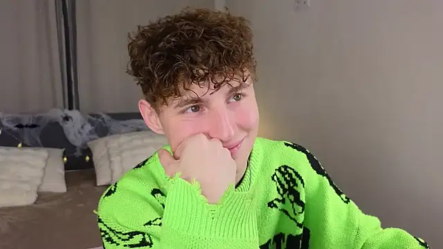 Snapshot of crisp1n chatting on 11-01-25, 03:03 crisp1n online show from 11-01-25, 03:03