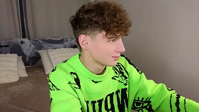 Snapshot of crisp1n chatting on 11-02-25, 03:14 crisp1n online show from 11-02-25, 03:14