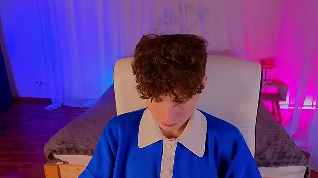 Snapshot of crisp1n chatting on 11-09-25, 04:27 crisp1n online show from 11-09-25, 04:27