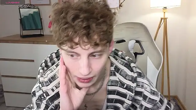 crisp1n online show from 02-06-26, 12:19