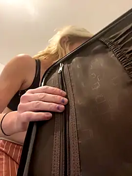 milfdawn online show from 10-27-25, 11:31