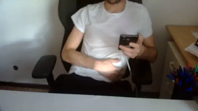 Snapshot of topg84 chatting on 05-26-26, 04:25 topg84 online show from 05-26-26, 04:25