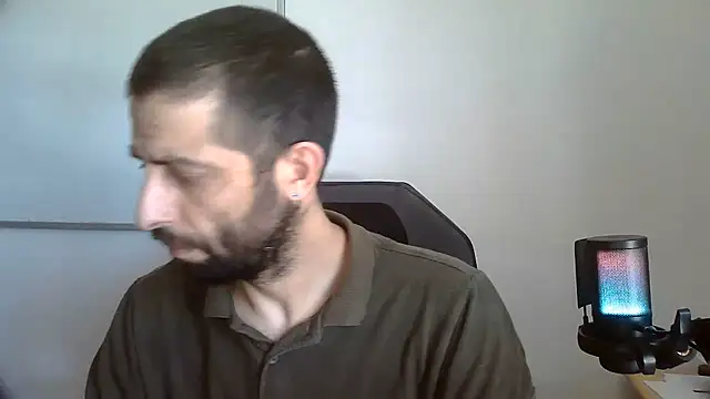 Snapshot of topg84 chatting on 06-23-26, 02:04 topg84 online show from 06-23-26, 02:04
