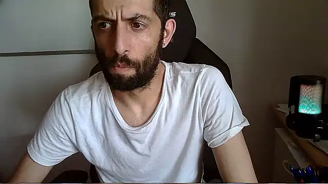 Snapshot of topg84 chatting on 06-29-26, 04:18 topg84 online show from 06-29-26, 04:18