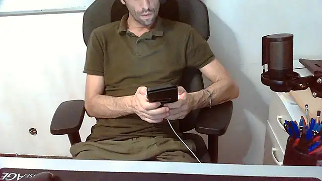 Snapshot of topg84 chatting on 07-01-26, 05:34 topg84 online show from 07-01-26, 05:34