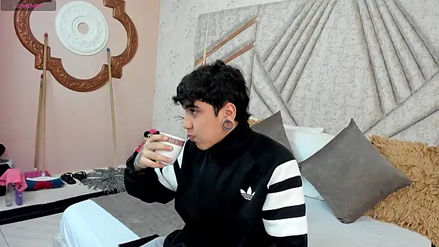 SantiOlsen online show from 11-20-25, 12:05