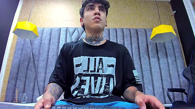 SantiOlsen online show from 11-22-25, 07:35