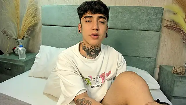 SantiOlsen online show from 12-17-25, 07:14